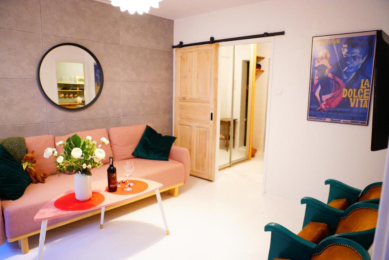 Cinema Apartment Kinowa Warsaw Exterior photo